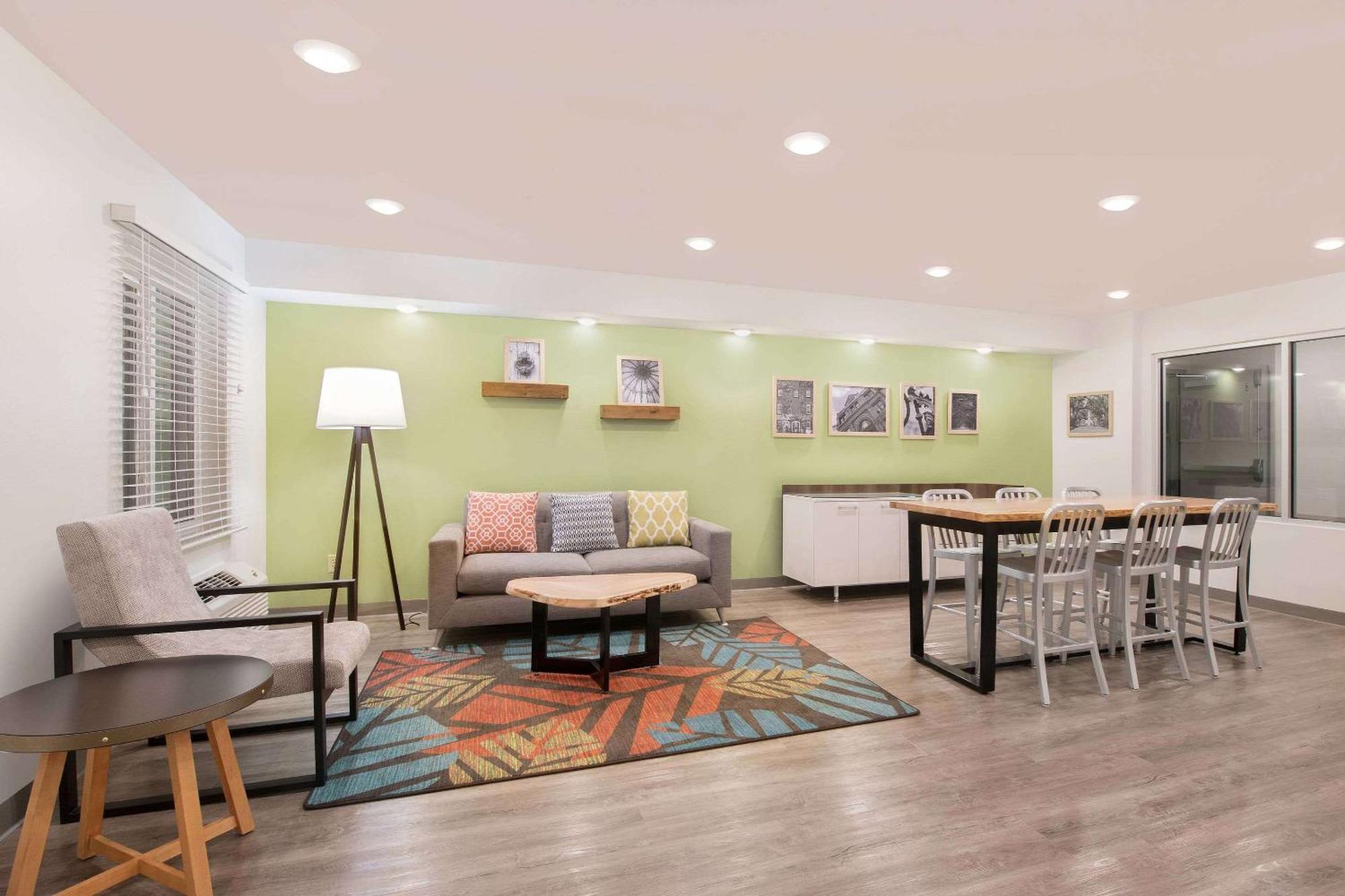 Woodspring Suites Savannah 普勒 外观 照片