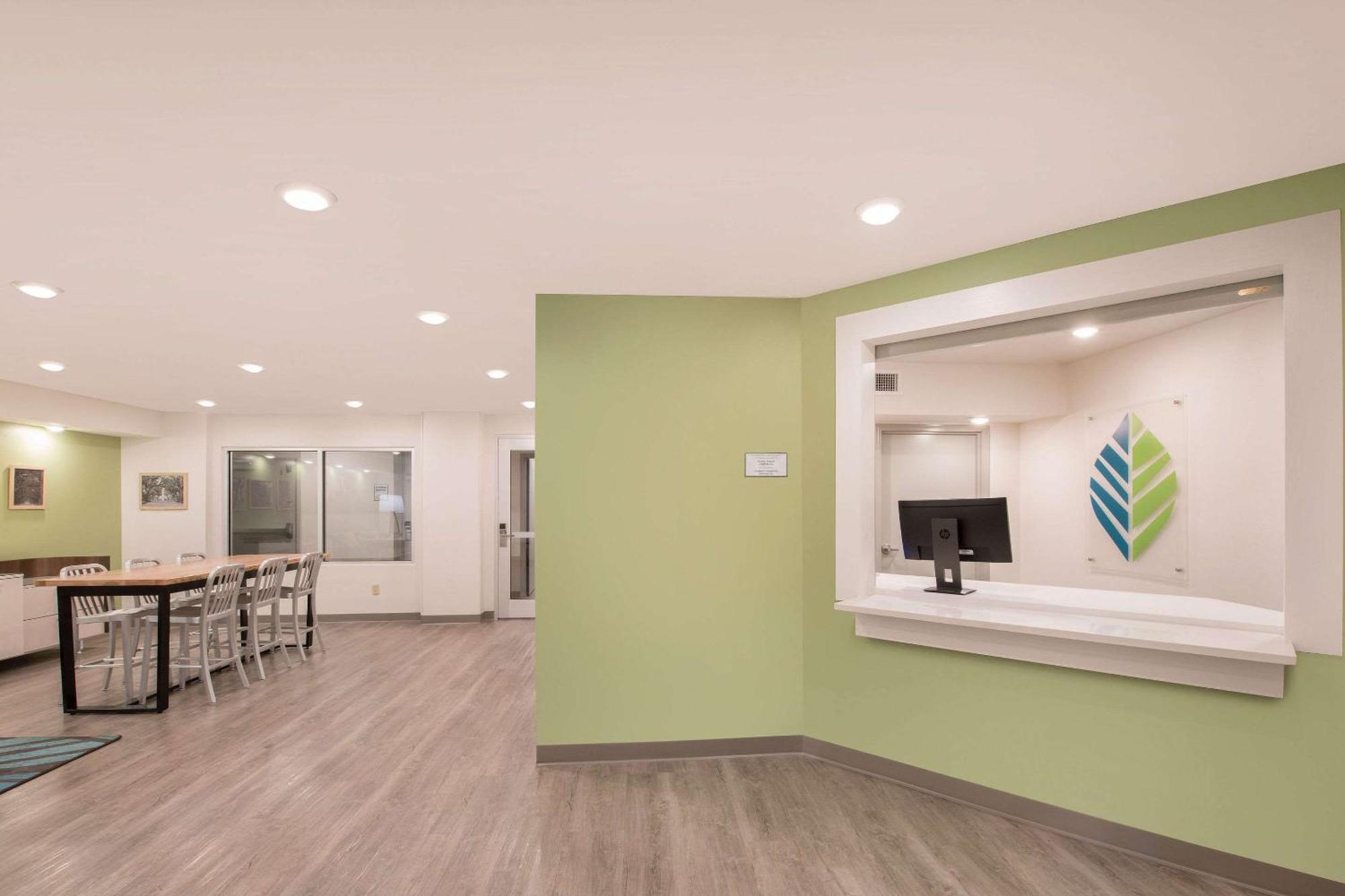 Woodspring Suites Savannah 普勒 外观 照片