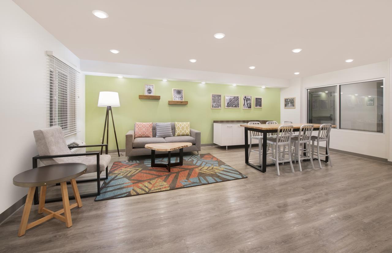 Woodspring Suites Savannah 普勒 外观 照片