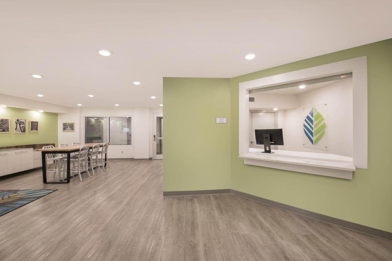 Woodspring Suites Savannah 普勒 外观 照片